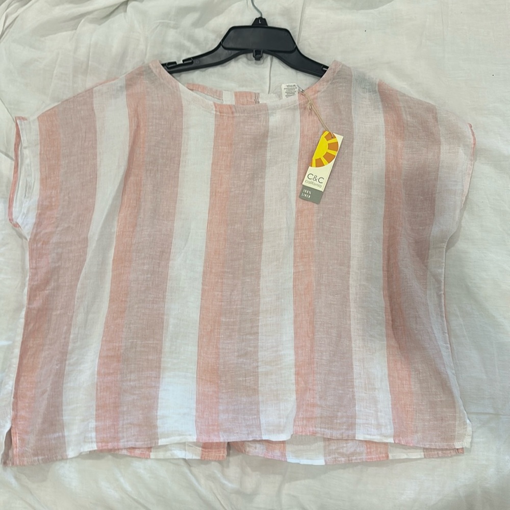 BRAND NEW WITH TAGS Women’s Blouse!